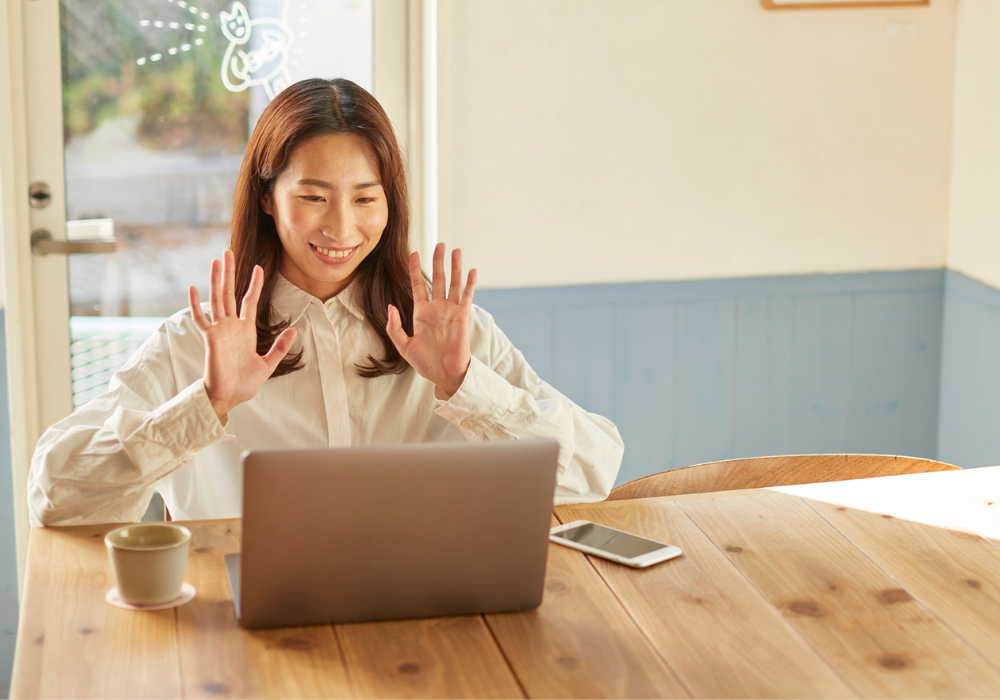 someone in a virtual mbsr group